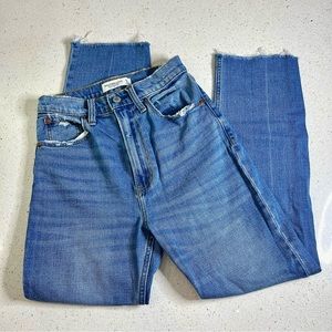 A&F Women’s The Ankle Straight Ultra High Rise Jeans. Size 0R or 25.